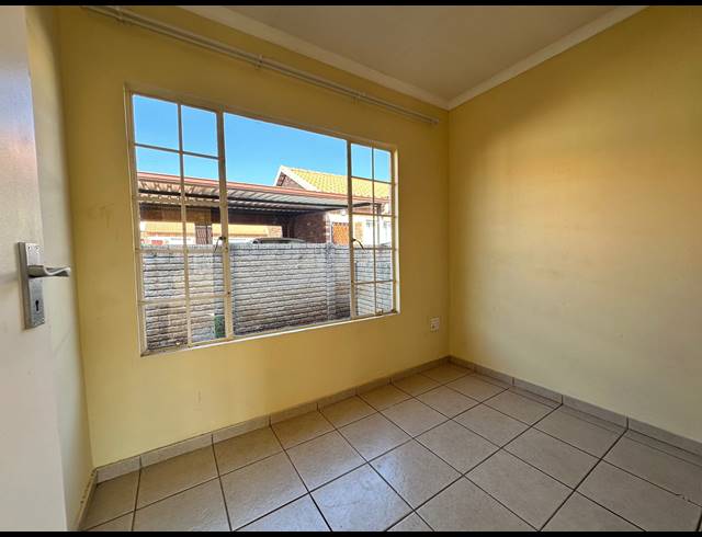 3 BEDROOM DUPLEX FOR SALE IN THE ORCHARDS